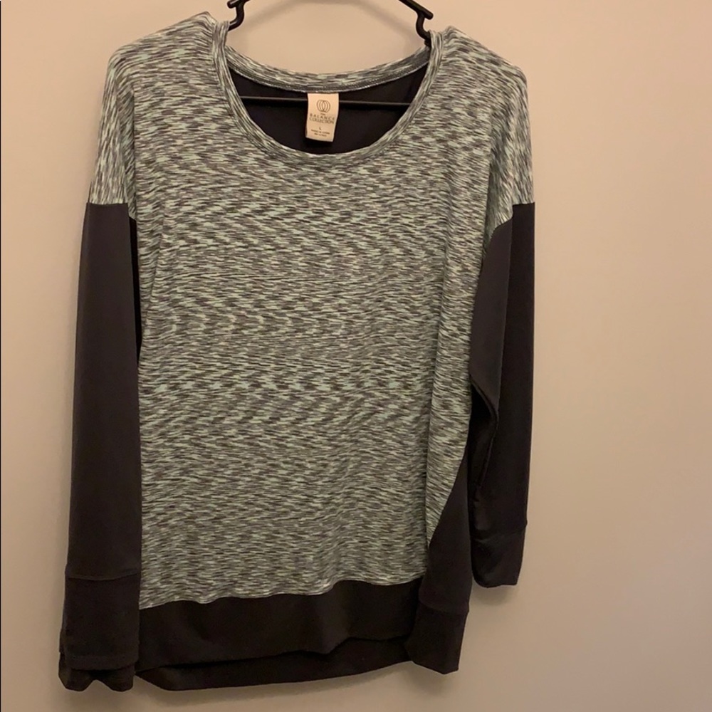 Long sleeve exercise shirt